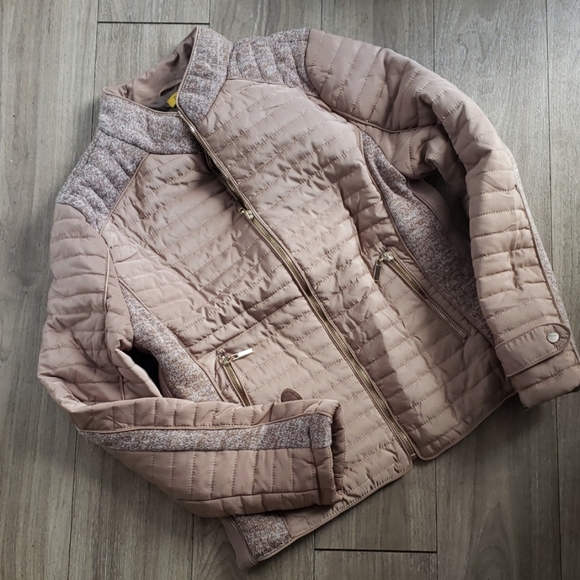 Nude quilted Jacket with gold accents - Picture 2 of 6